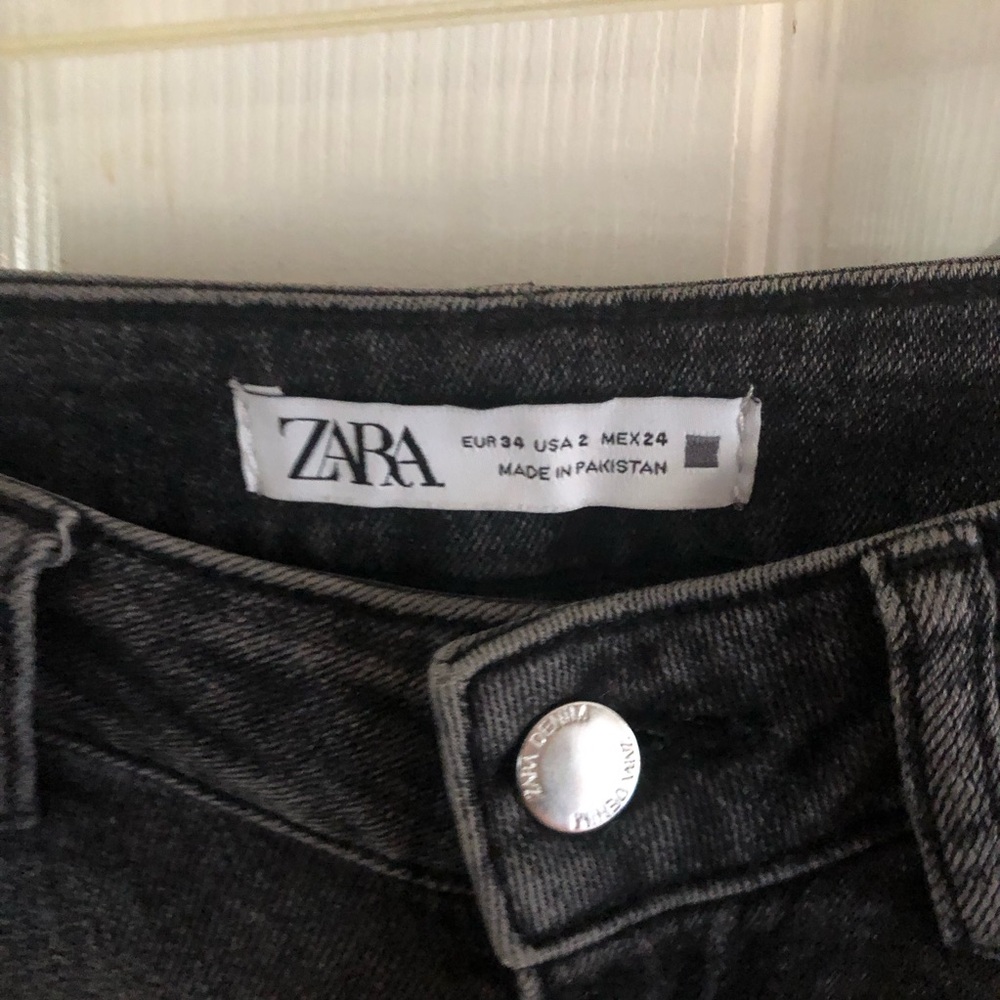 Zara High-Rise Straight Leg Flare Jeans in Washed Black - Women- size 2 - Picture 6 of 9